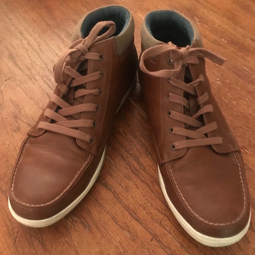 Boat-style Chukka boots